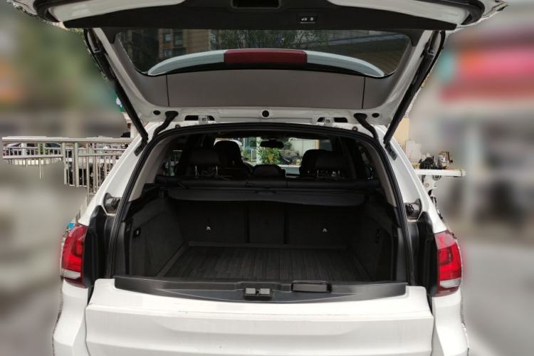 Used BMW X5 New Energy  Trunk