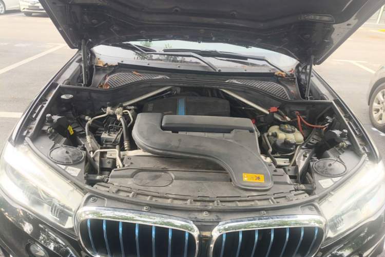 Used BMW X5 New Energy  Engine Bay