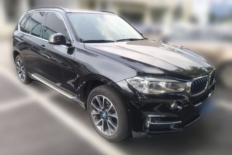 Used BMW X5 New Energy  Front Right 45 Deg