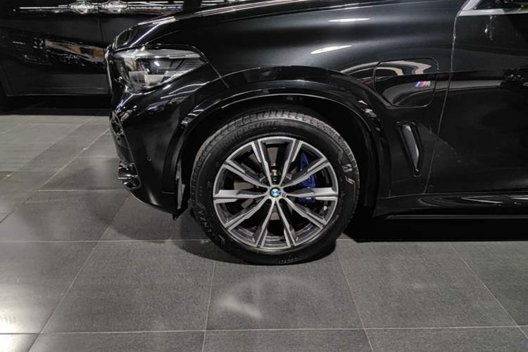 Used BMW X5 New Energy 2020 xDrive45e M Sport Package Left Front Wheel Hub
