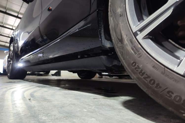 Used BMW X5 New Energy 2020 xDrive45e M Sport Package Left Side Sill