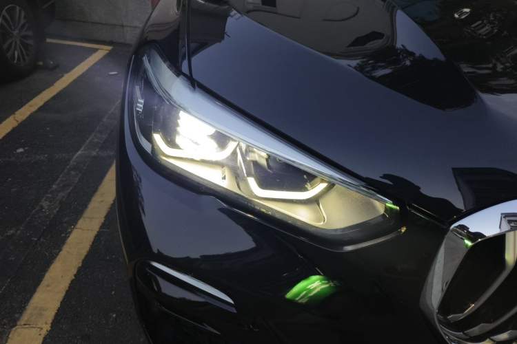 Used BMW X5 New Energy 2020 xDrive45e M Sport Package Right Front Headlight