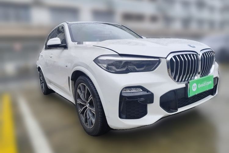 Used BMW X5 New Energy 2020 xDrive45e M Sport Package Front Right 45 Deg