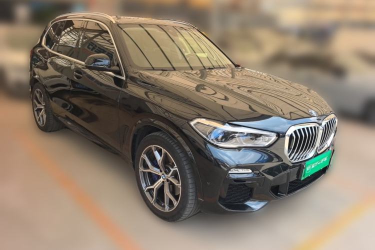 Used BMW X5 New Energy 2021 xDrive45e M Sport Package Front Right 45 Deg