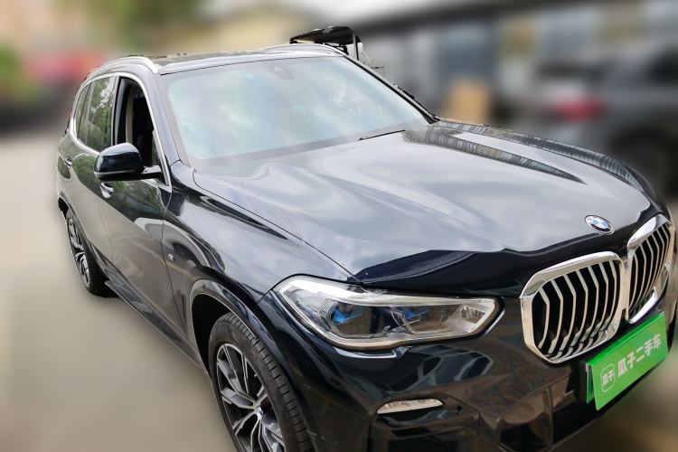 Used BMW X5 New Energy 2021 xDrive45e M Sport Package Front Right 45 Deg