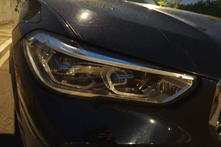 Used BMW X5 New Energy 2021 xDrive45e M Sport Package Right Front Headlight