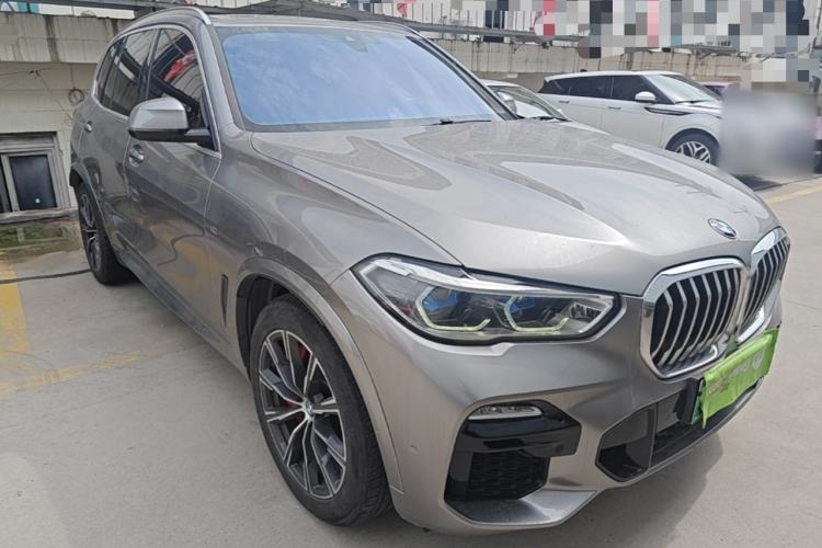 Used BMW X5 New Energy 2021 xDrive45e M Sport Package Front Right 45 Deg