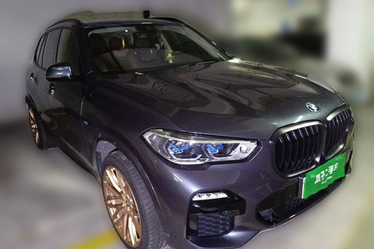 Used BMW X5 New Energy 2021 xDrive45e M Sport Package Front Right 45 Deg