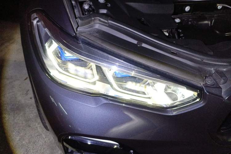 Used BMW X5 New Energy 2021 xDrive45e M Sport Package Right Front Headlight