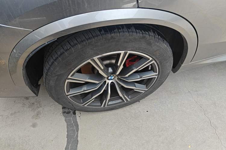 Used BMW X5 New Energy 2021 xDrive45e M Sport Package Right Rear Wheel Hub