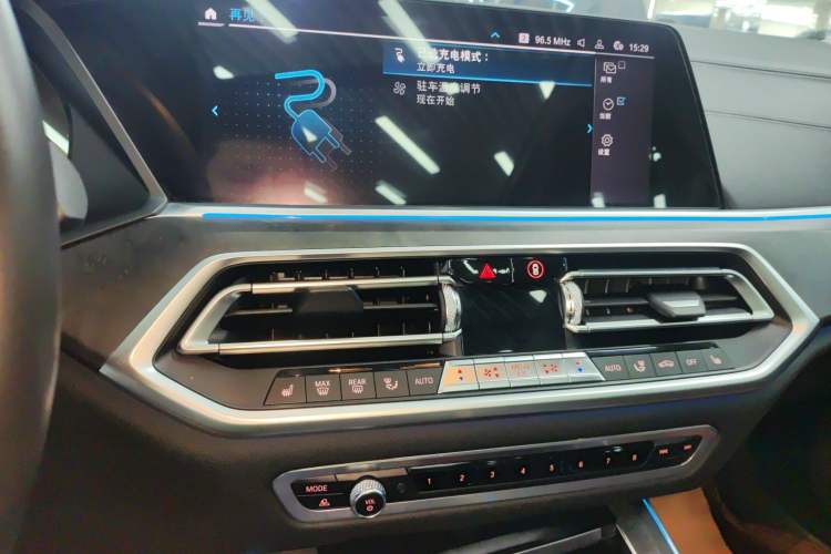 Used BMW X5 New Energy 2021 xDrive45e M Sport Package Audio And AC Panel