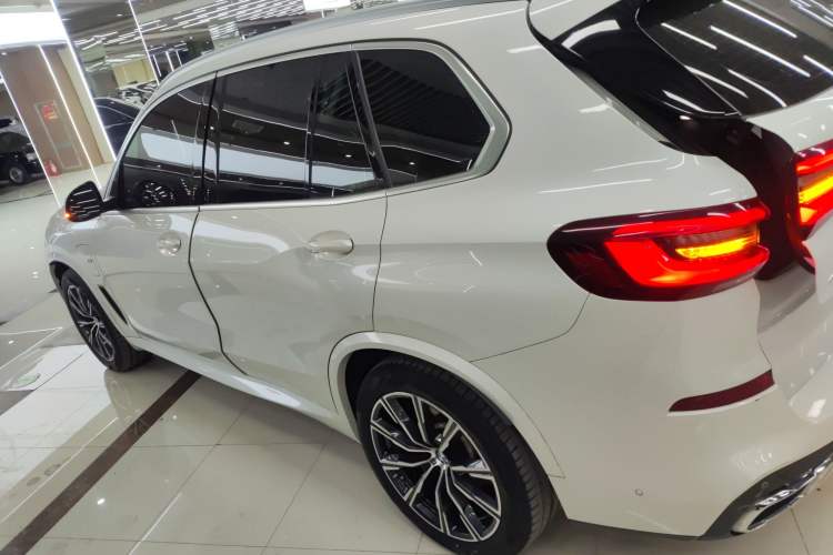 Used BMW X5 New Energy 2021 xDrive45e M Sport Package Exterior 3