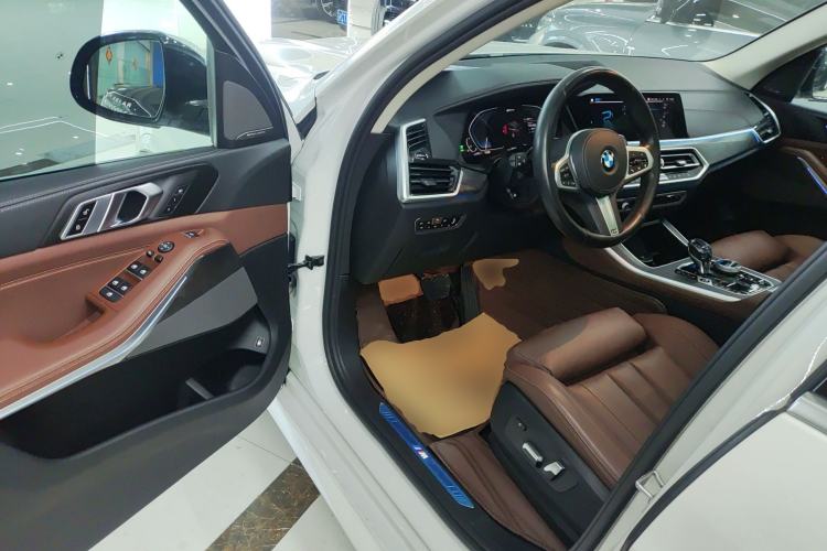 Used BMW X5 New Energy 2021 xDrive45e M Sport Package Interior 3