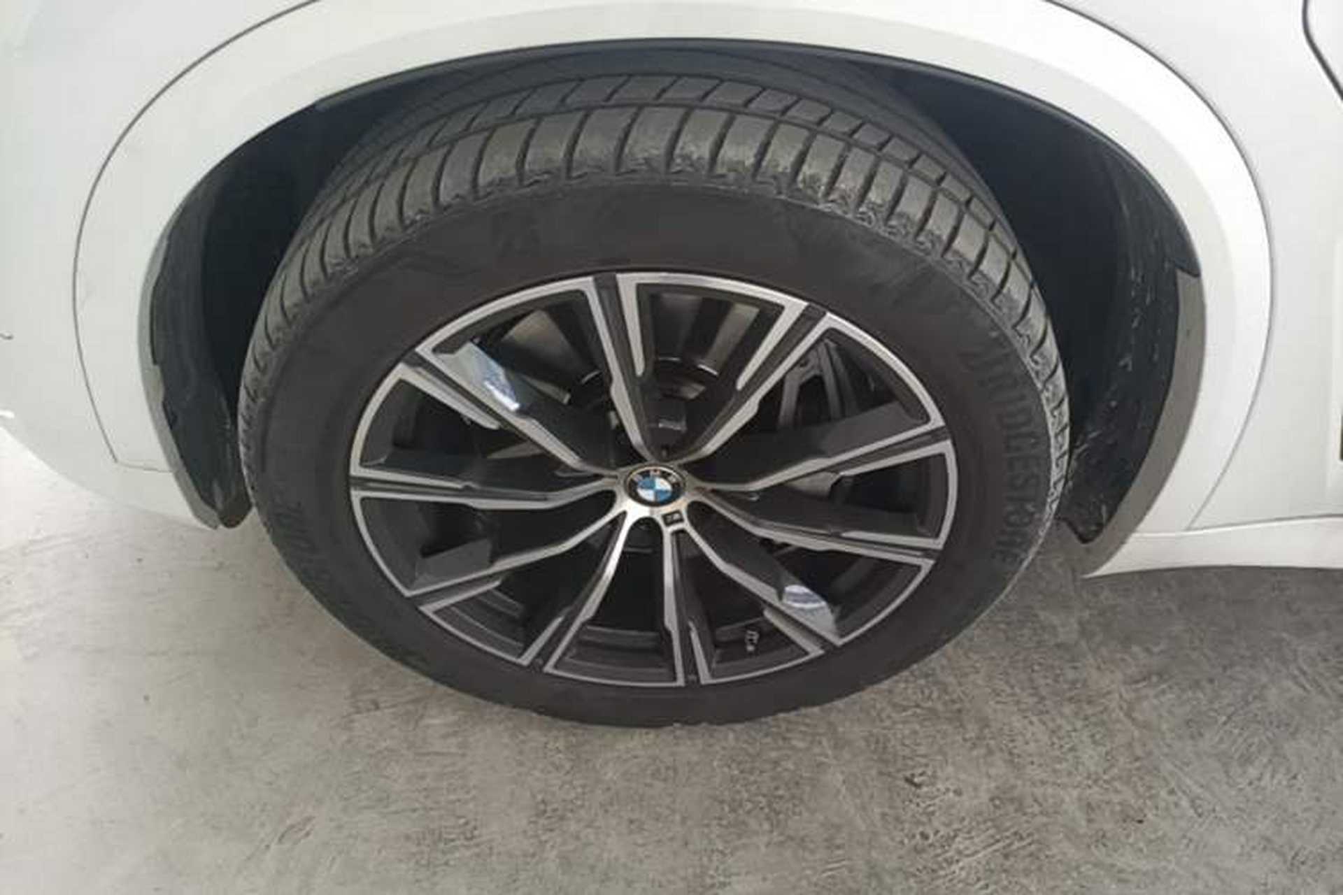 Used BMW X5 New Energy 2021 xDrive45e M Sport Package Left Front Wheel Hub