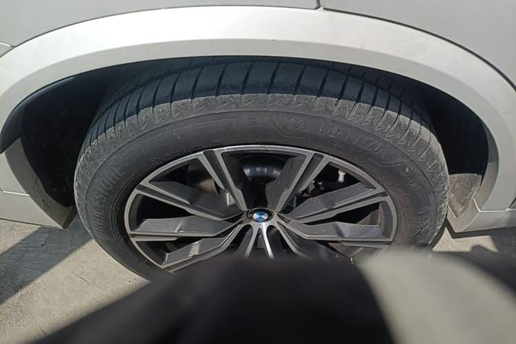 Used BMW X5 New Energy 2021 xDrive45e M Sport Package Right Rear Wheel Hub