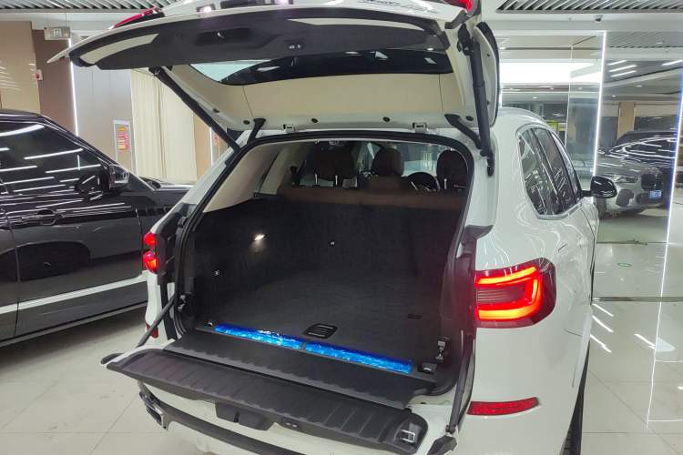 Used BMW X5 New Energy 2021 xDrive45e M Sport Package Trunk