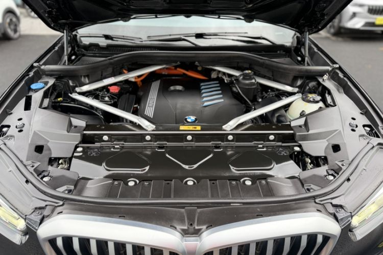 Used BMW X5 New Energy 2022 xDrive45e M Sport Package Engine Bay