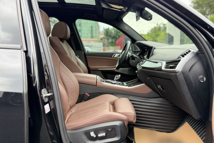 Used BMW X5 New Energy 2022 xDrive45e M Sport Package Right Front Seat
