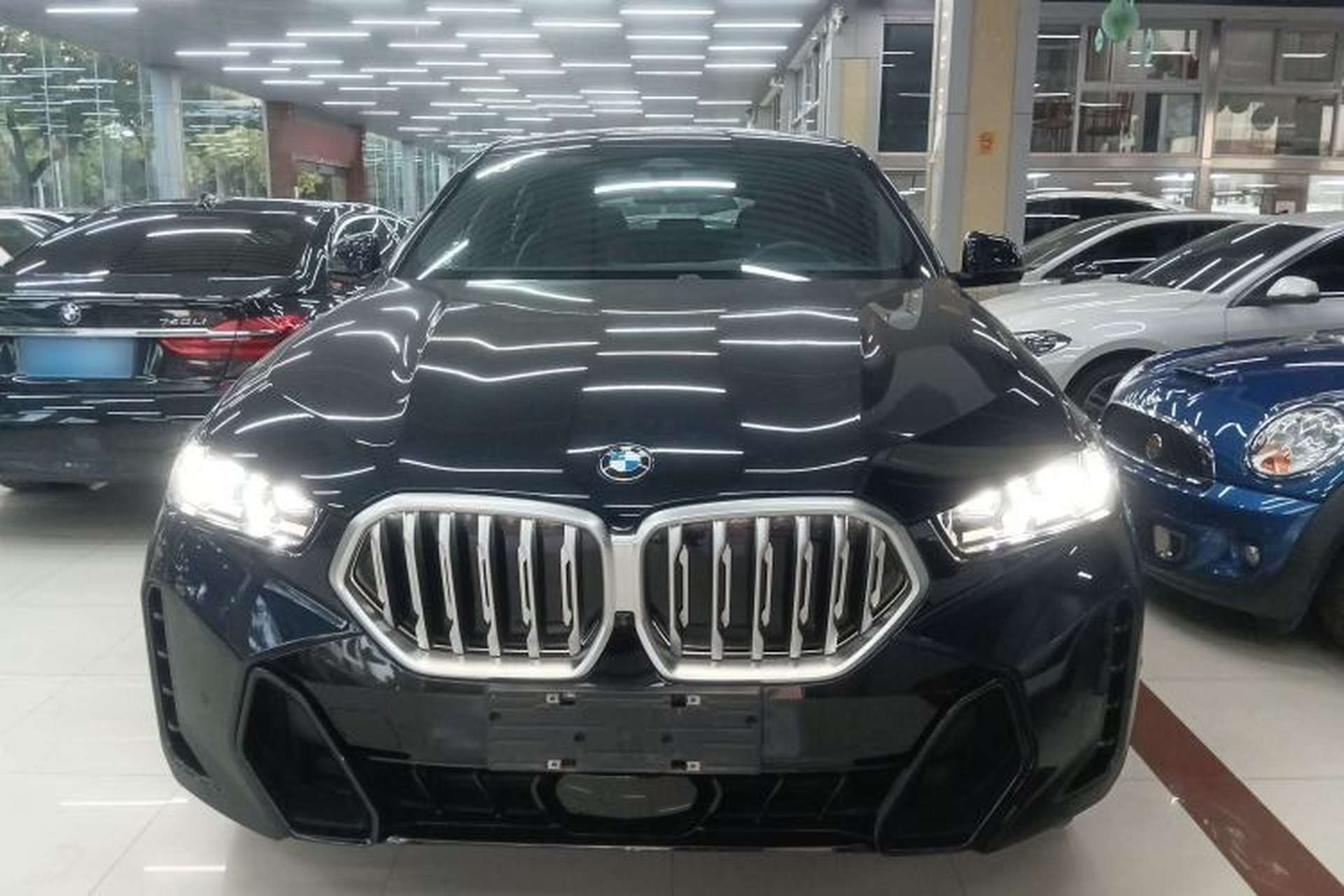 Used BMW X6 2023 xDrive40i M Sport Package Front