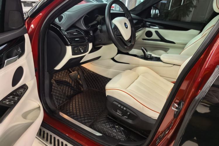 Used BMW X6  Interior 1
