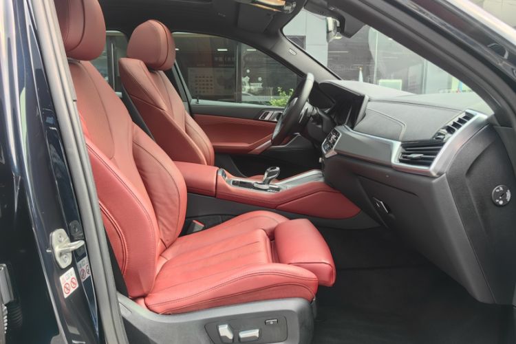 Used BMW X6 2021 xDrive30i M Sport Package Interior 10
