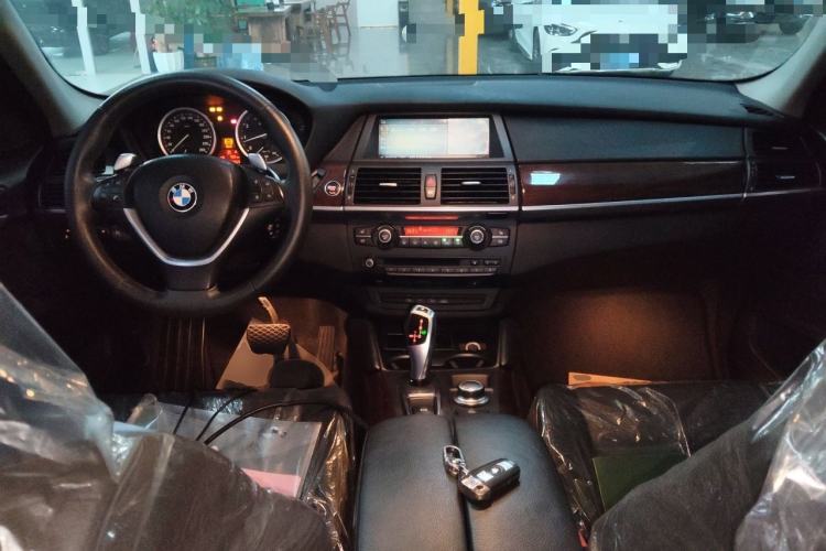 Used BMW X6 2008 xDrive35i Center Console