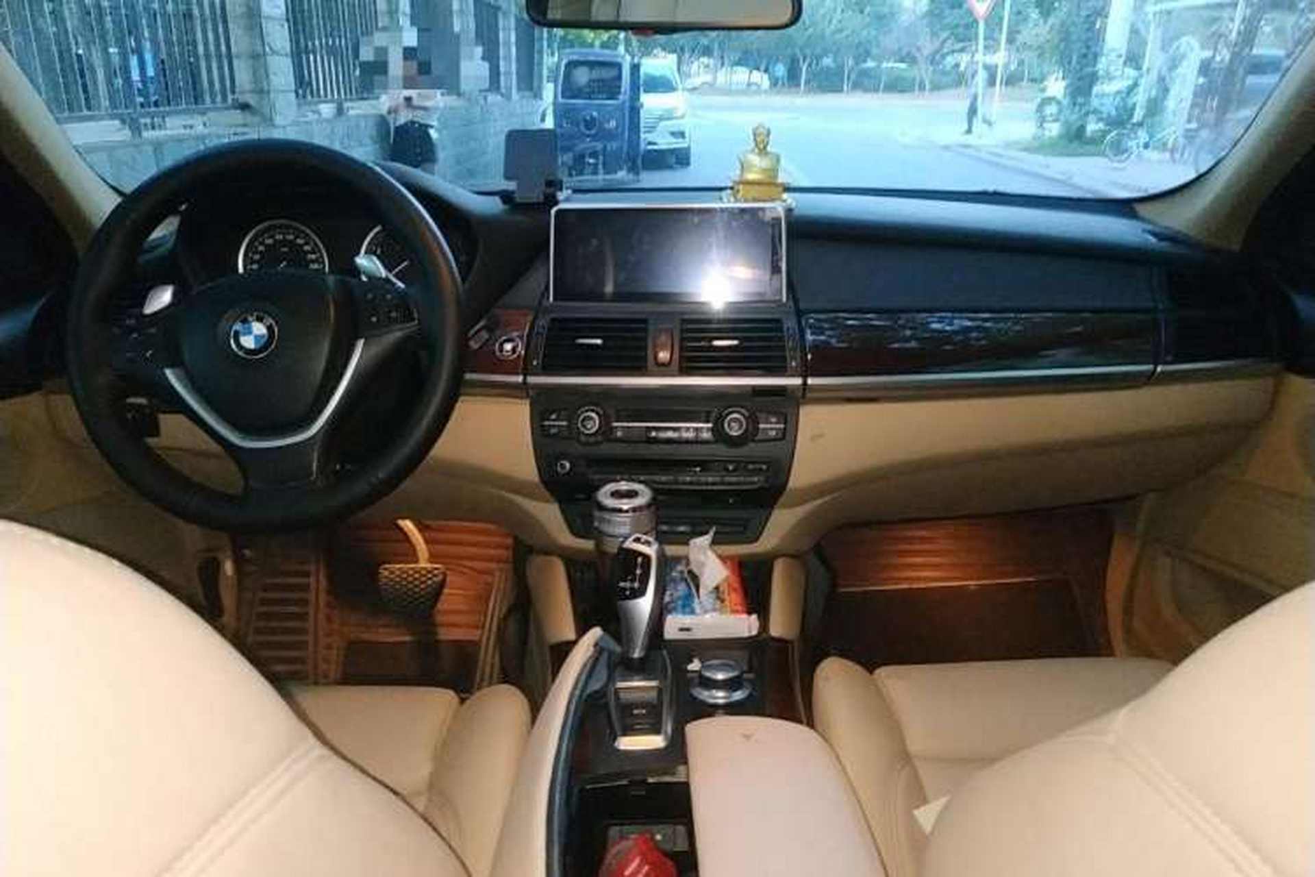 Used BMW X6 2008 xDrive35i Center Console