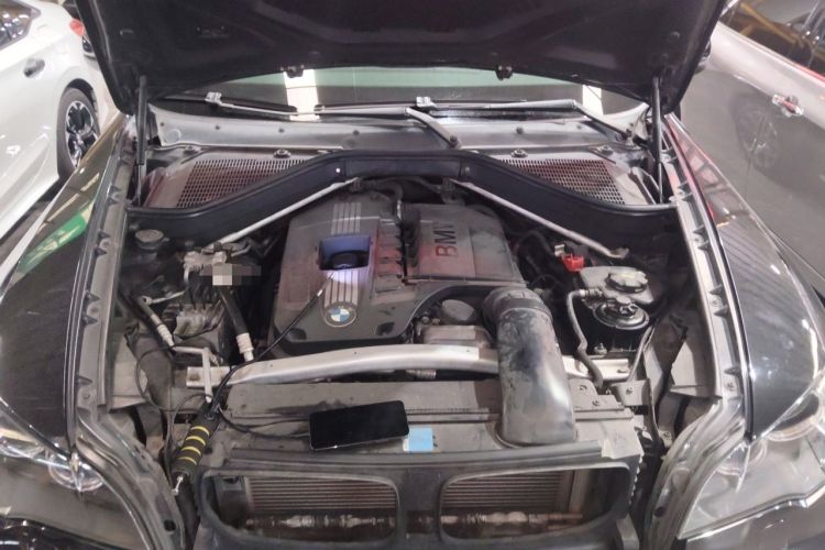 Used BMW X6 2008 xDrive35i Engine Bay