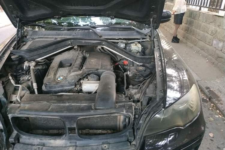 Used BMW X6 2008 xDrive35i Engine Bay Left
