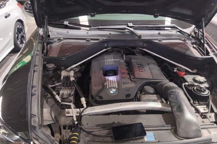 Used BMW X6 2008 xDrive35i Engine Bay Right