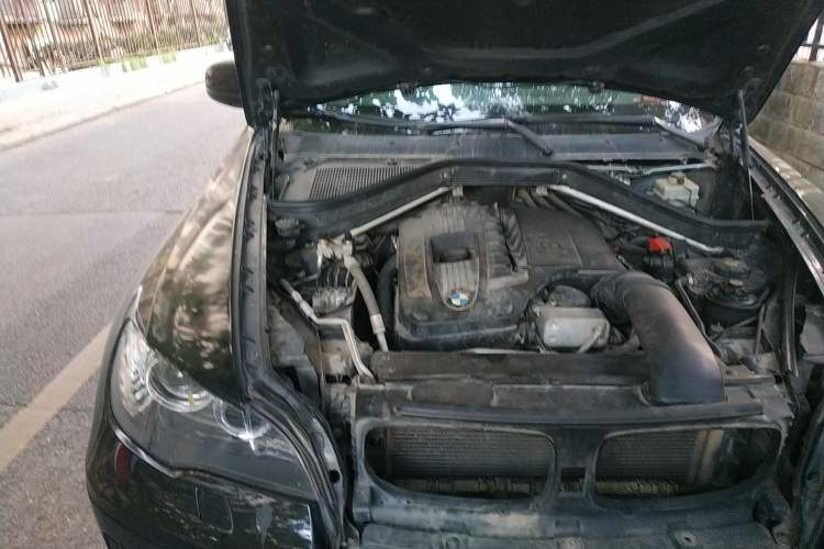 Used BMW X6 2008 xDrive35i Engine Bay Right