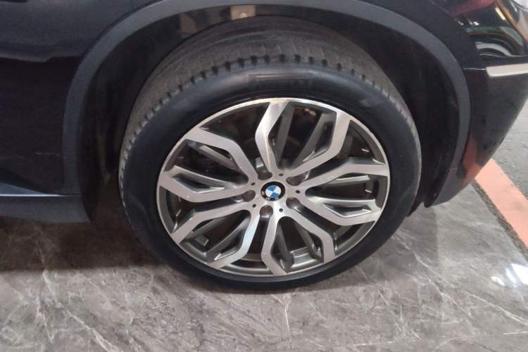 Used BMW X6 2008 xDrive35i Right Front Wheel Hub