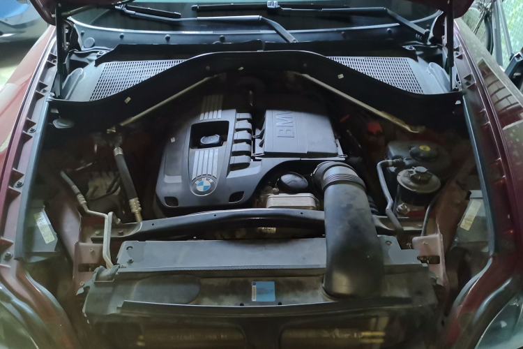 Used BMW X6 2008 xDrive35i Engine Bay