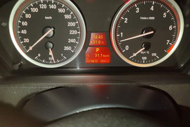 Used BMW X6 2008 xDrive35i Odometer Close Up