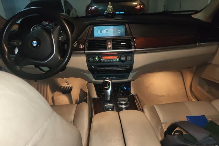 Used BMW X6 2008 xDrive35i Center Console