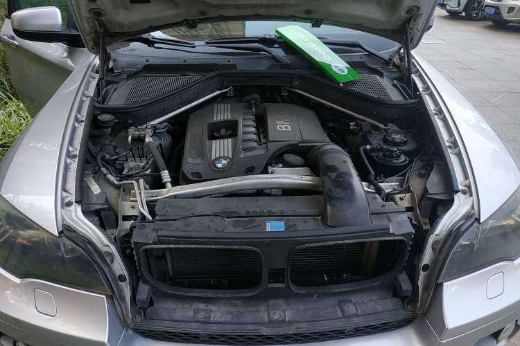 Used BMW X6 2008 xDrive35i Engine Bay