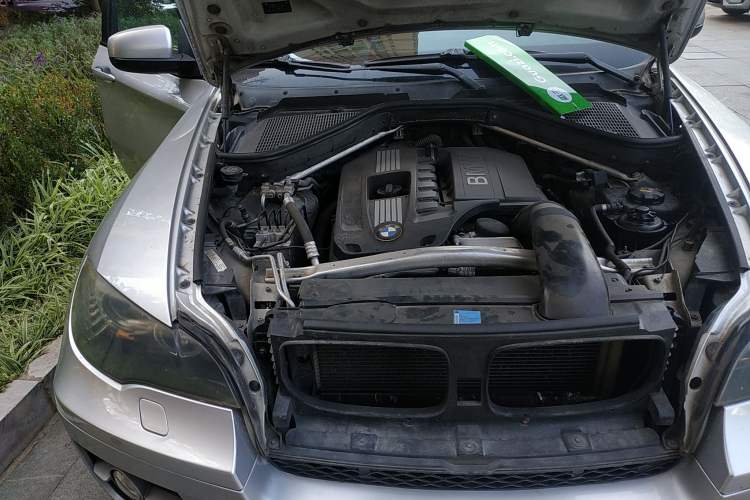 Used BMW X6 2008 xDrive35i Engine Bay Right