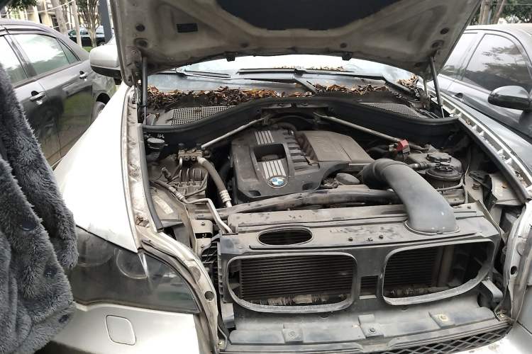 Used BMW X6 2008 xDrive35i Engine Bay Right