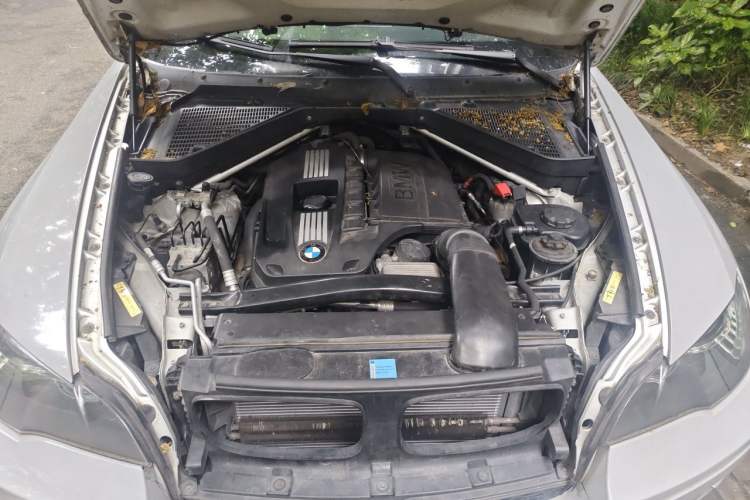 Used BMW X6 2008 xDrive35i Engine Bay