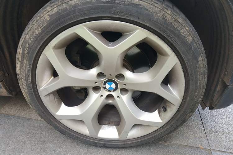 Used BMW X6 2008 xDrive35i Right Front Wheel Hub