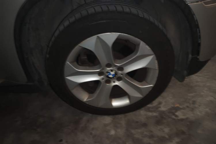 Used BMW X6 2008 xDrive35i Right Front Wheel Hub