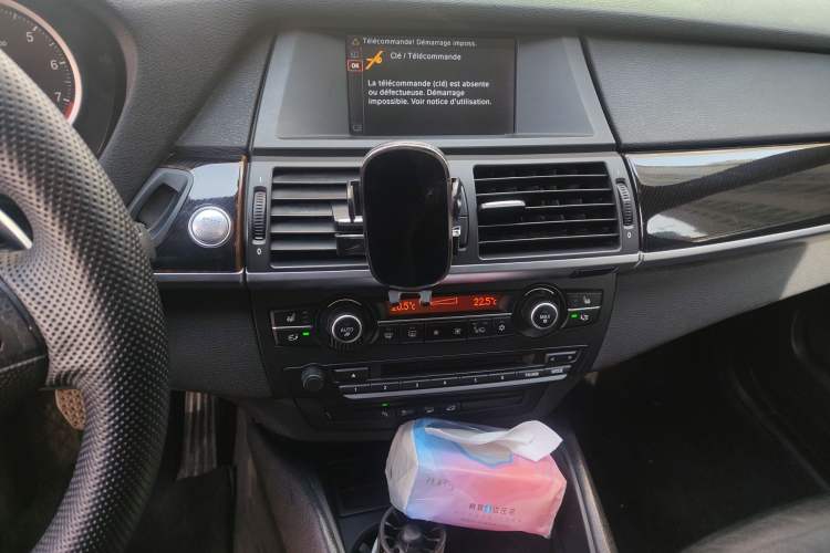 Used BMW X6 2008 xDrive35i Audio And AC Panel