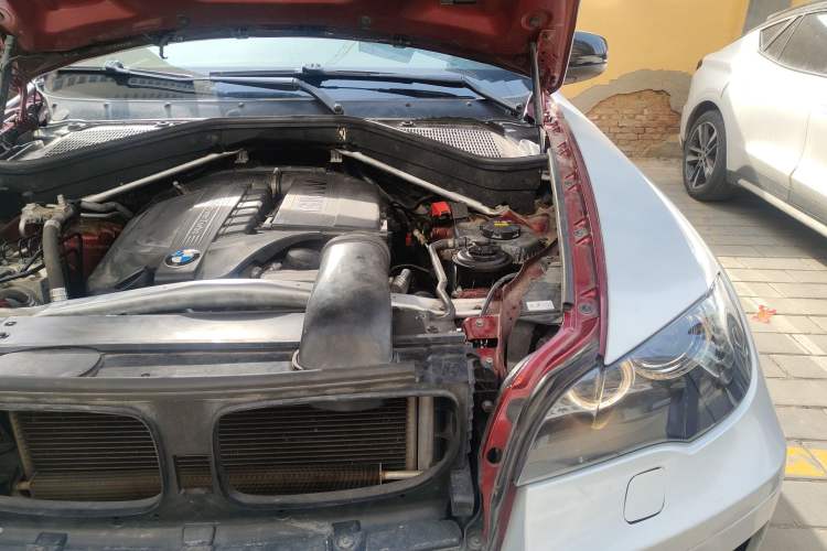 Used BMW X6 2008 xDrive35i Engine Bay Left