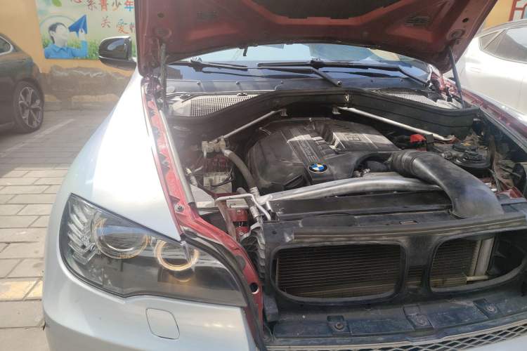 Used BMW X6 2008 xDrive35i Engine Bay Right