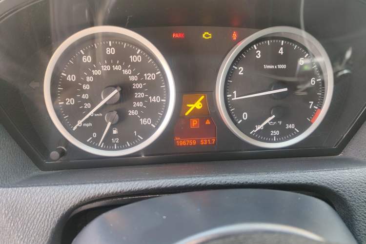 Used BMW X6 2008 xDrive35i Odometer Close Up