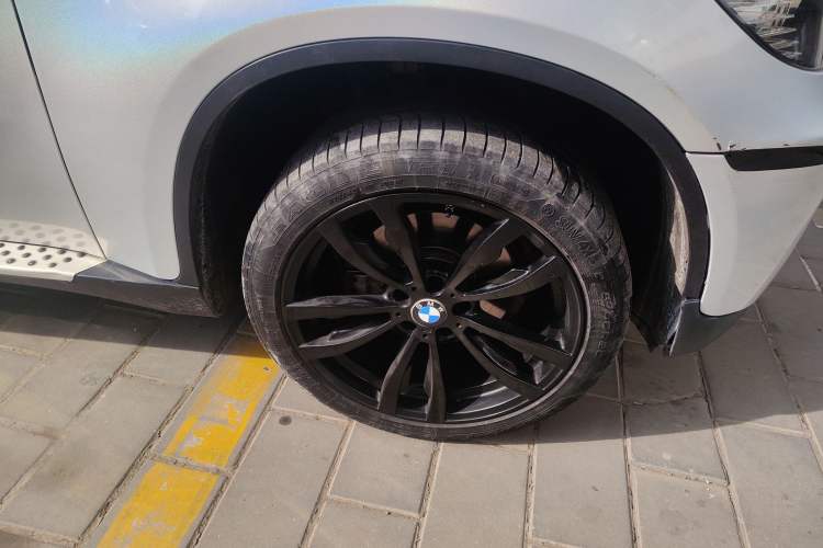 Used BMW X6 2008 xDrive35i Right Front Wheel Hub