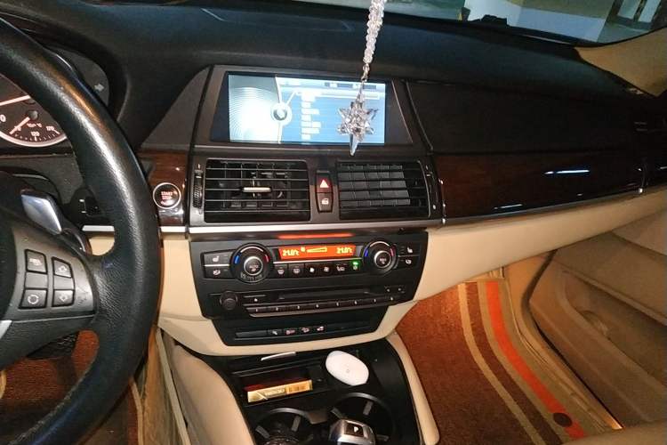 Used BMW X6 2009 xDrive35i Audio And AC Panel