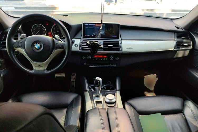 Used BMW X6  Center Console