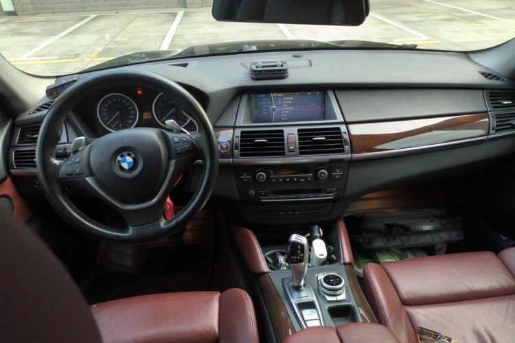 Used BMW X6 2009 xDrive35i Center Console