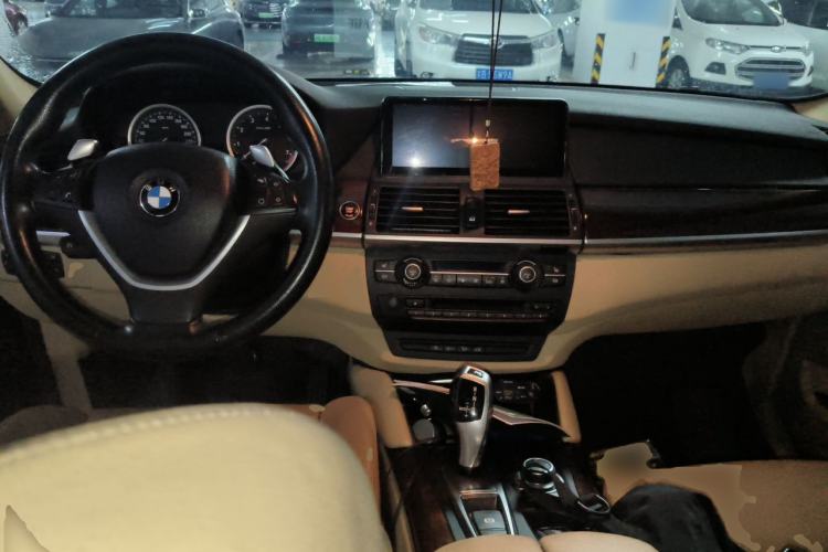 Used BMW X6 2009 xDrive35i Center Console